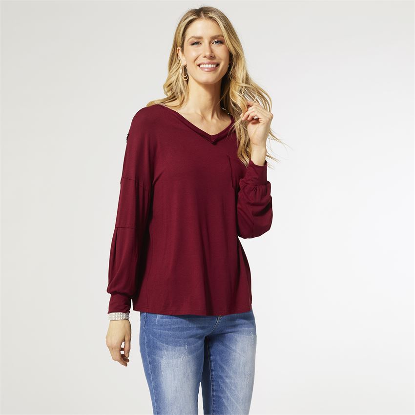 KATE V-NECK TEE WITH POCKET BURGUNDY – Simply Devine Gifts and Decor